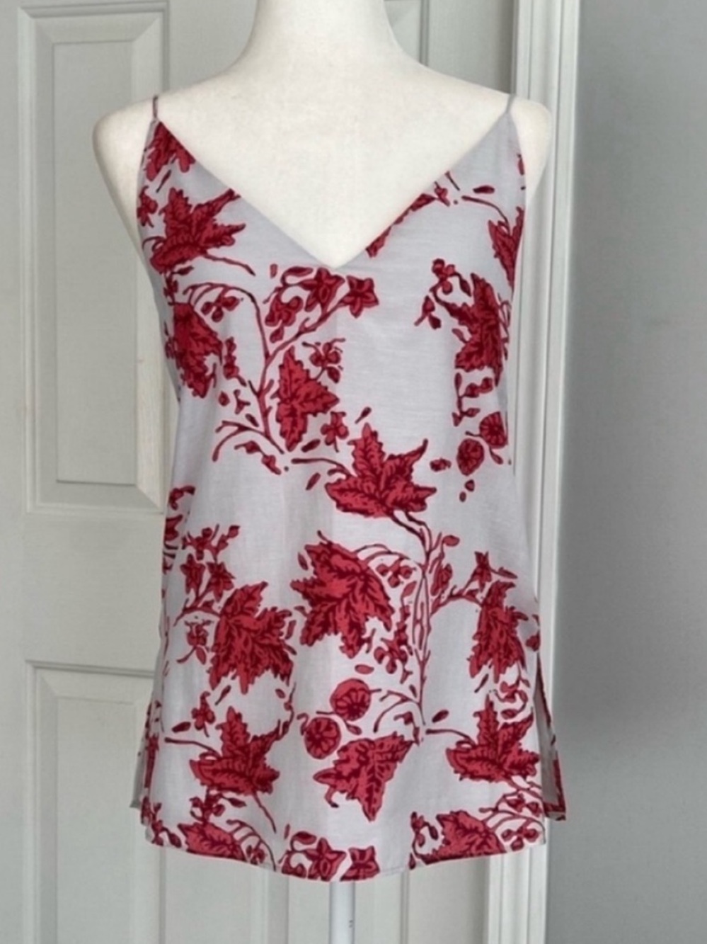 Club Monaco Floral Red & White Top Size SP